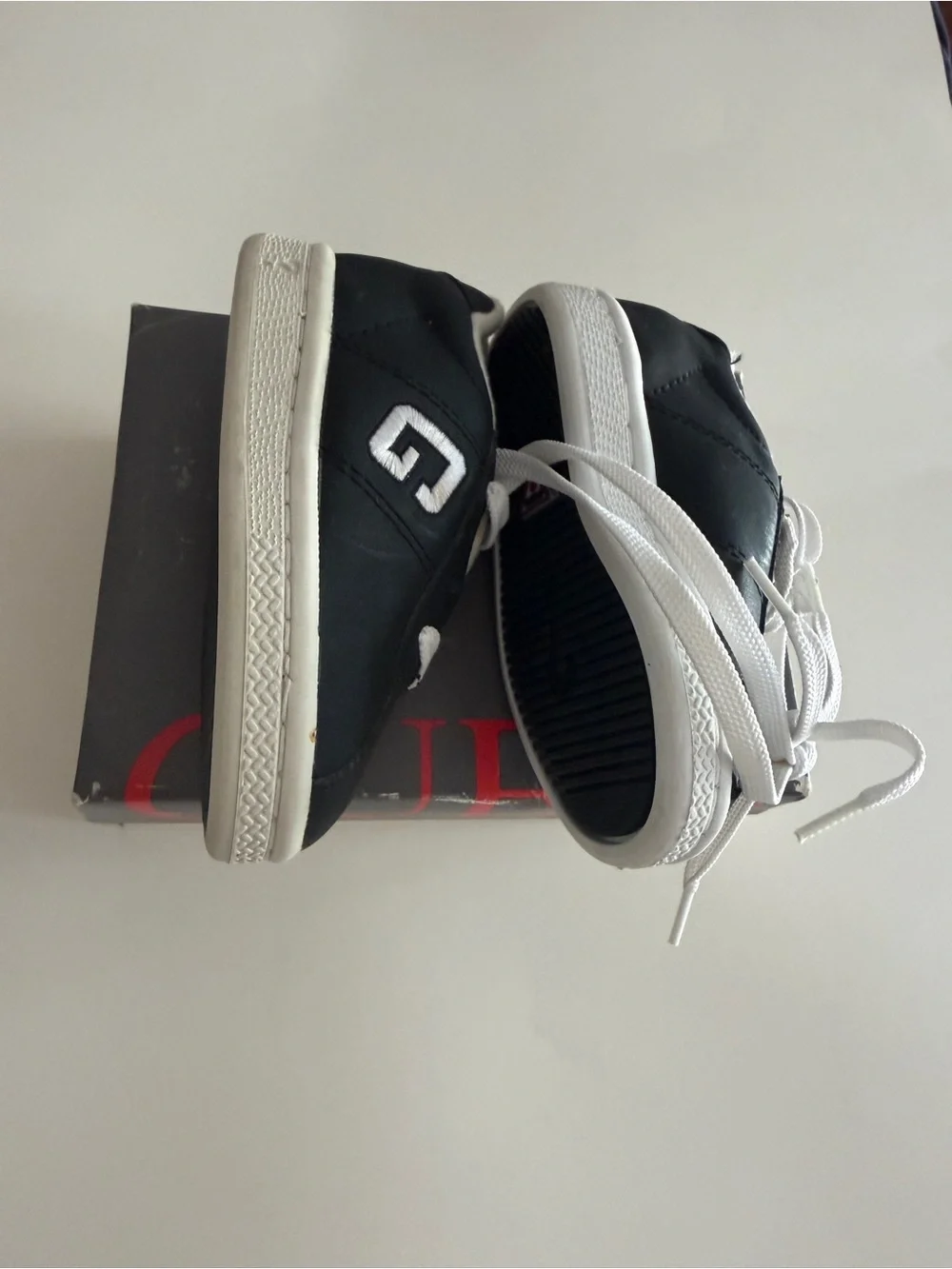 Vintage Baby Guess sneakers Riviera Shoes Size 6 Black White New Old Stock Box